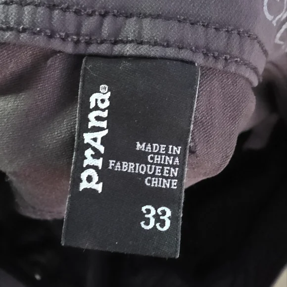 Prana Stretch Zion™ Cargo Shorts in Mud - Size 33 - Picture 2 of 8